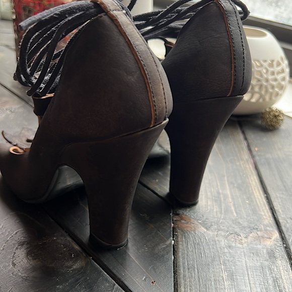 Vivienne Westwood New Regent Strappy Pumps - Picture 4 of 13